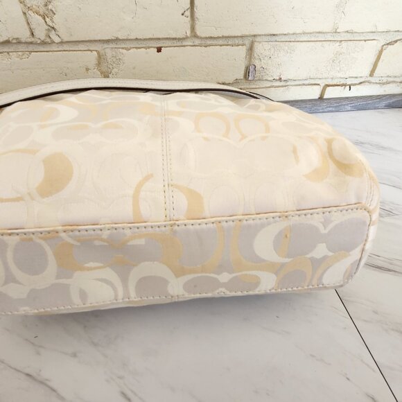 Like New Rare Coach Signature C's White & Cream Shoulder Bag Purse - Picture 9 of 16